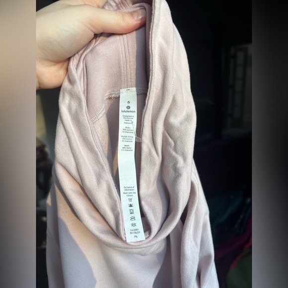 Lululemon Go Forward Pullover
Porcelain Pink size 6 - Picture 7 of 9